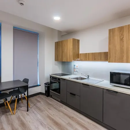 Destiny Student - Broga House Apartment