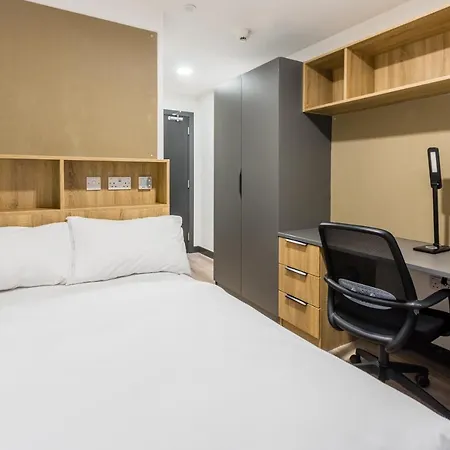 Destiny Student - Broga House Apartment